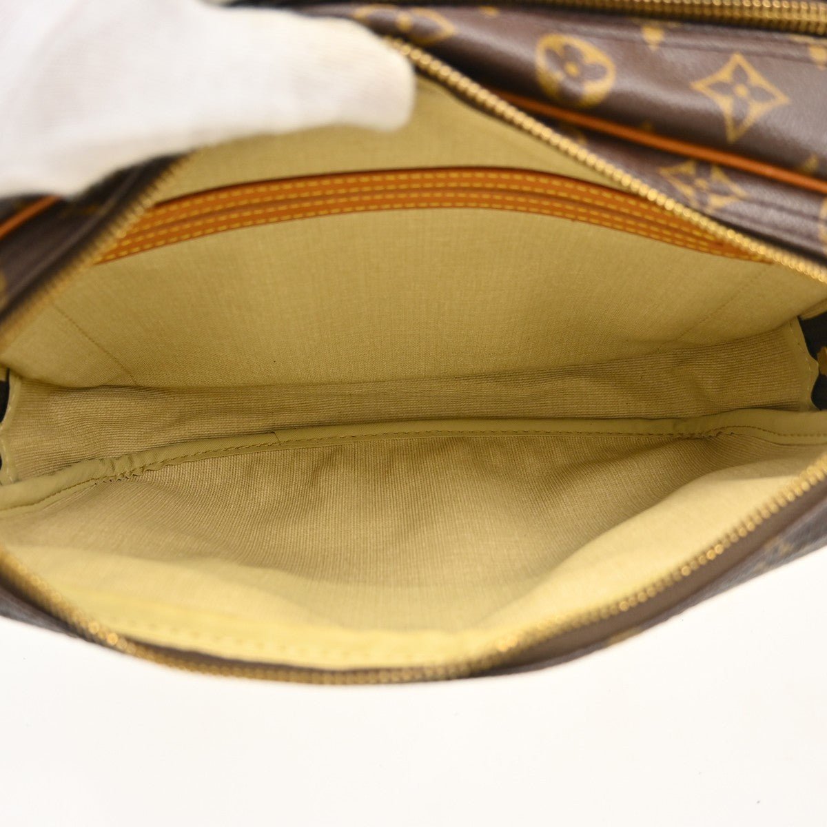 Louis Vuitton Reporter - Brandsamsara