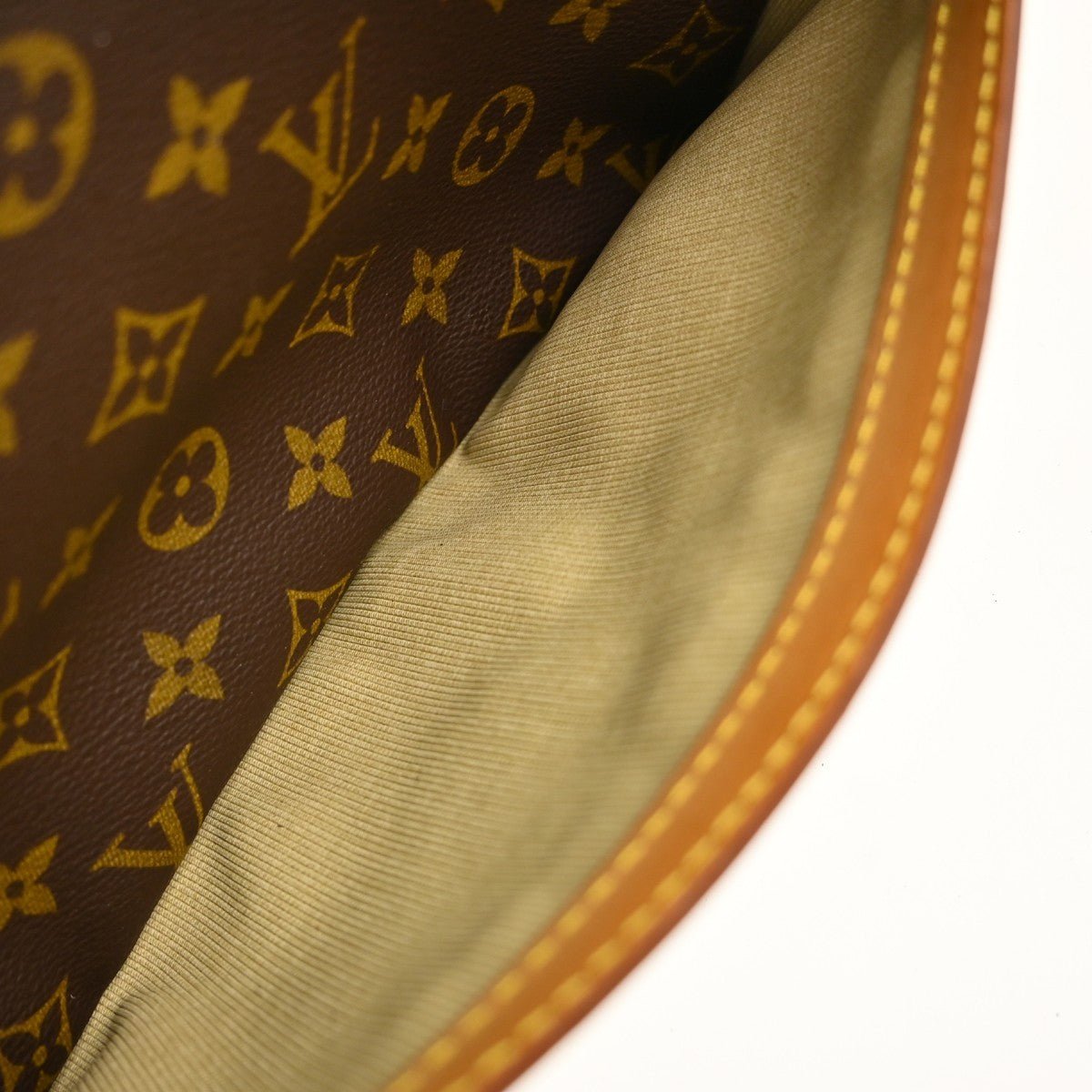 Louis Vuitton Reporter - Brandsamsara
