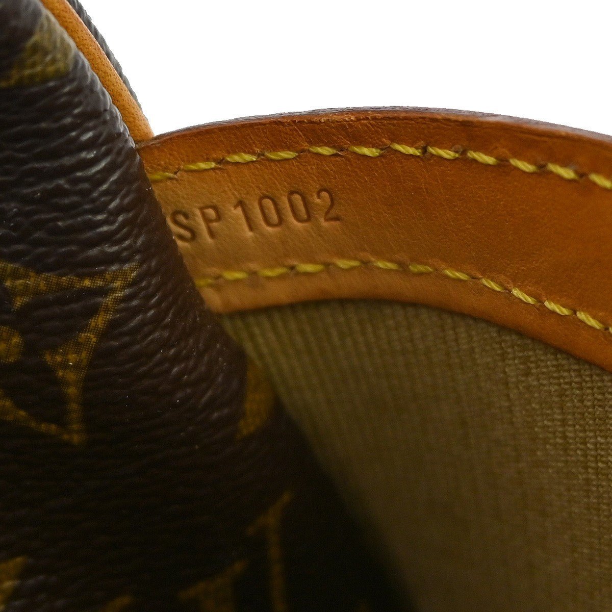 Louis Vuitton Reporter - Brandsamsara