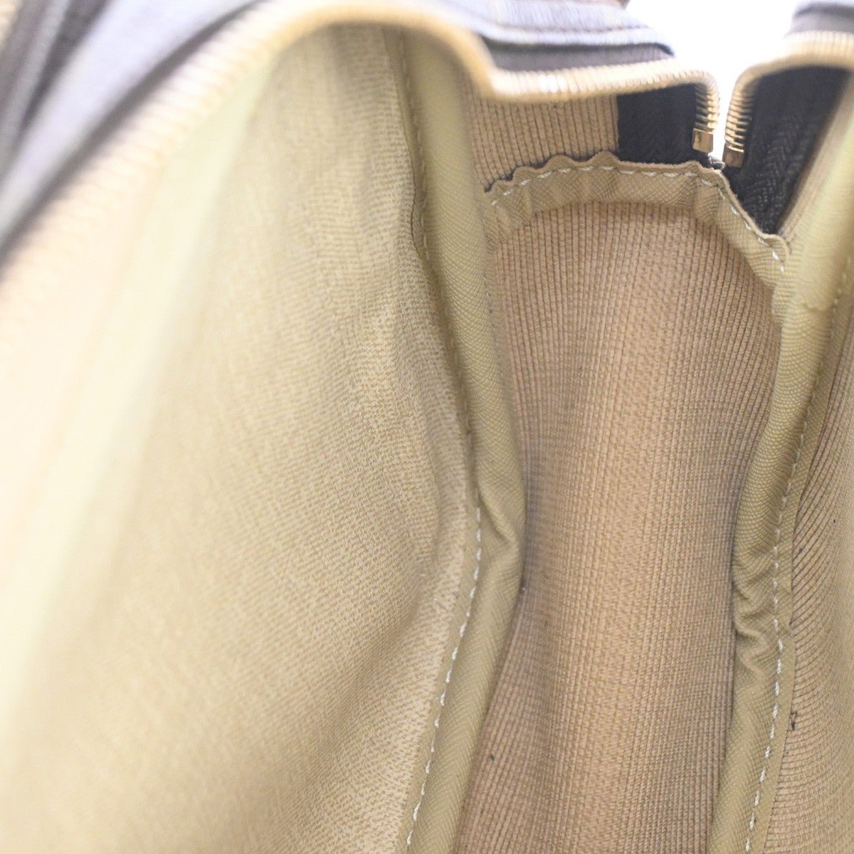 Louis Vuitton Reporter Bag - Brandsamsara