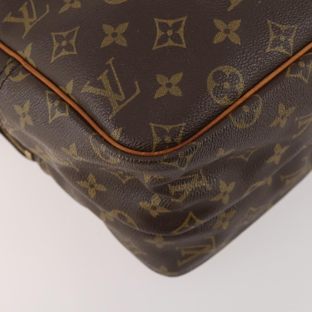 Louis Vuitton Reporter Bag - Brandsamsara