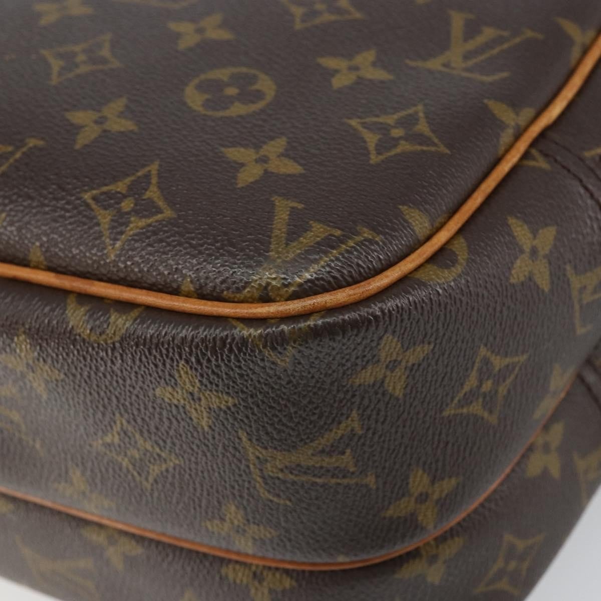 Louis Vuitton Reporter Bag - Brandsamsara