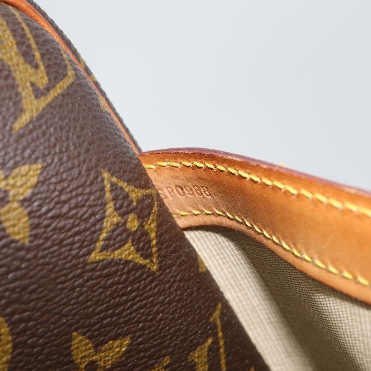 Louis Vuitton Reporter Bag - Brandsamsara