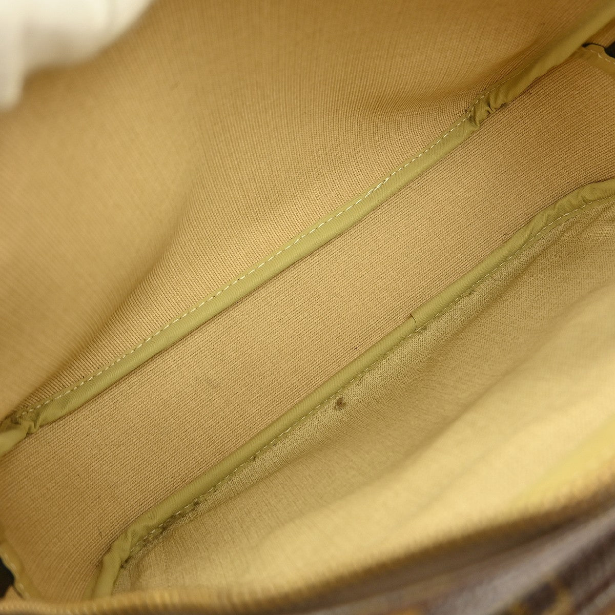 Louis Vuitton Reporter Bag - Brandsamsara