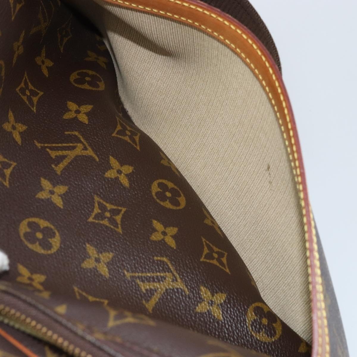 Louis Vuitton Reporter Bag - Brandsamsara