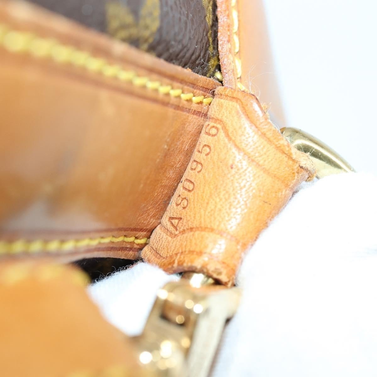 Louis Vuitton Romeo Gigli Handbag - Brandsamsara