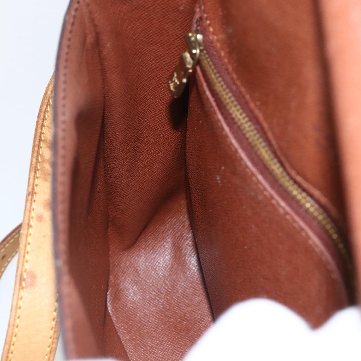 Louis Vuitton Saint Cloud Handbag - Brandsamsara