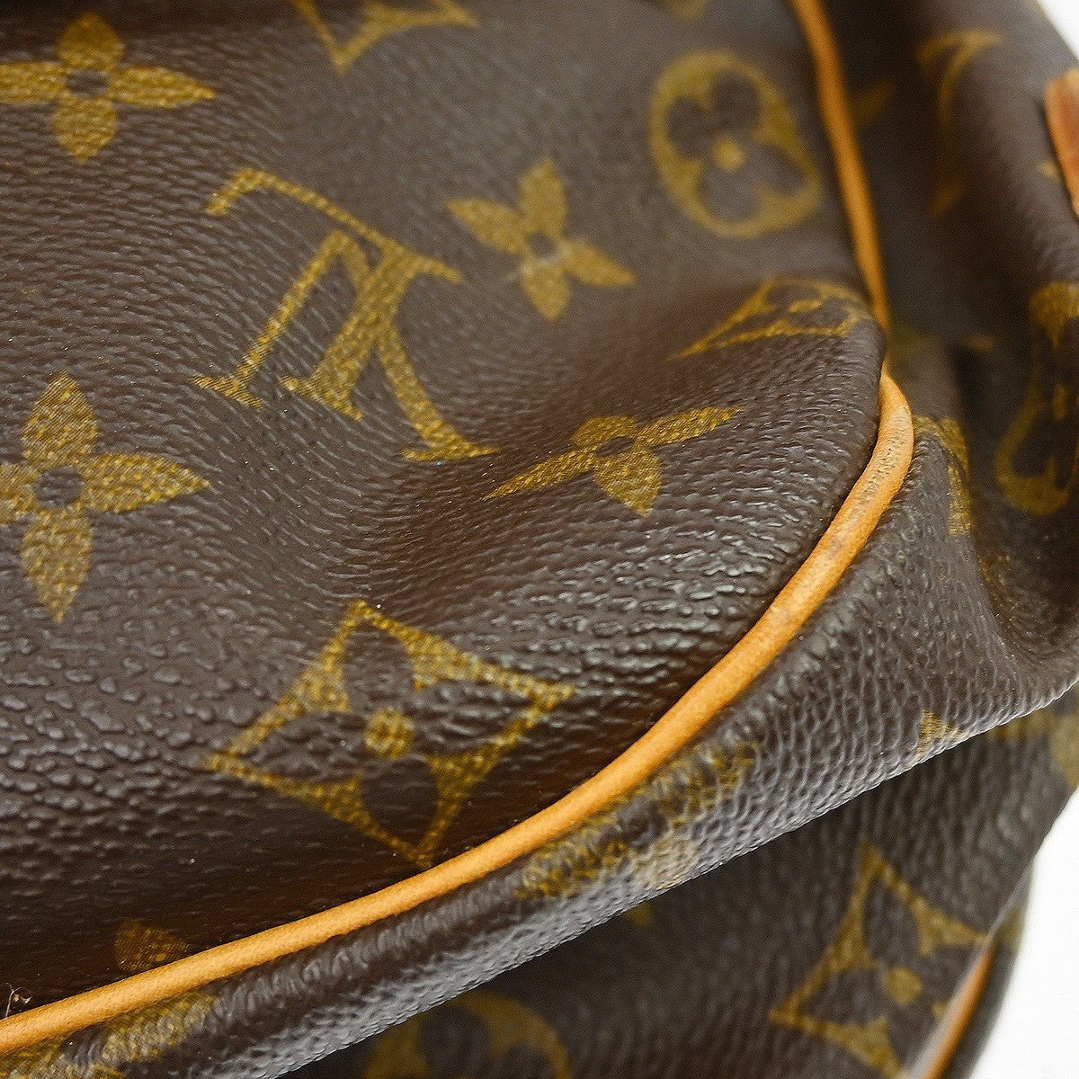 Louis Vuitton Saumur - Brandsamsara