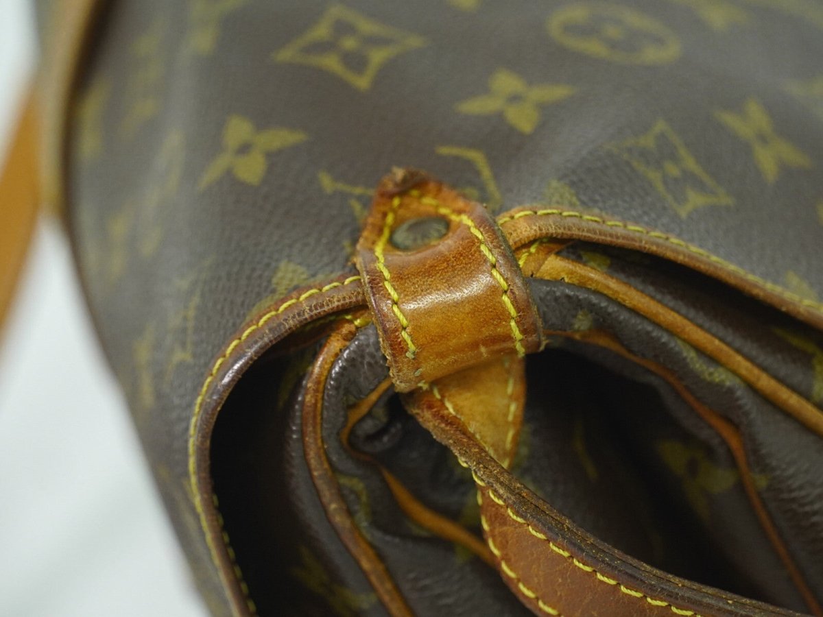 Louis Vuitton Saumur Handbag - Brandsamsara