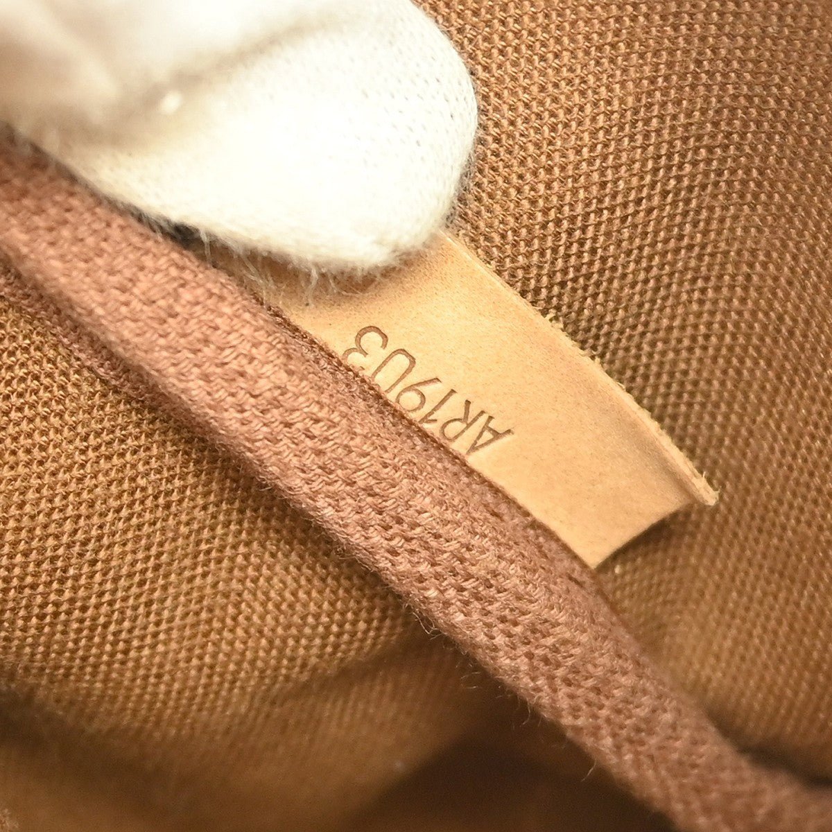 Louis Vuitton Saumur Handbag - Brandsamsara