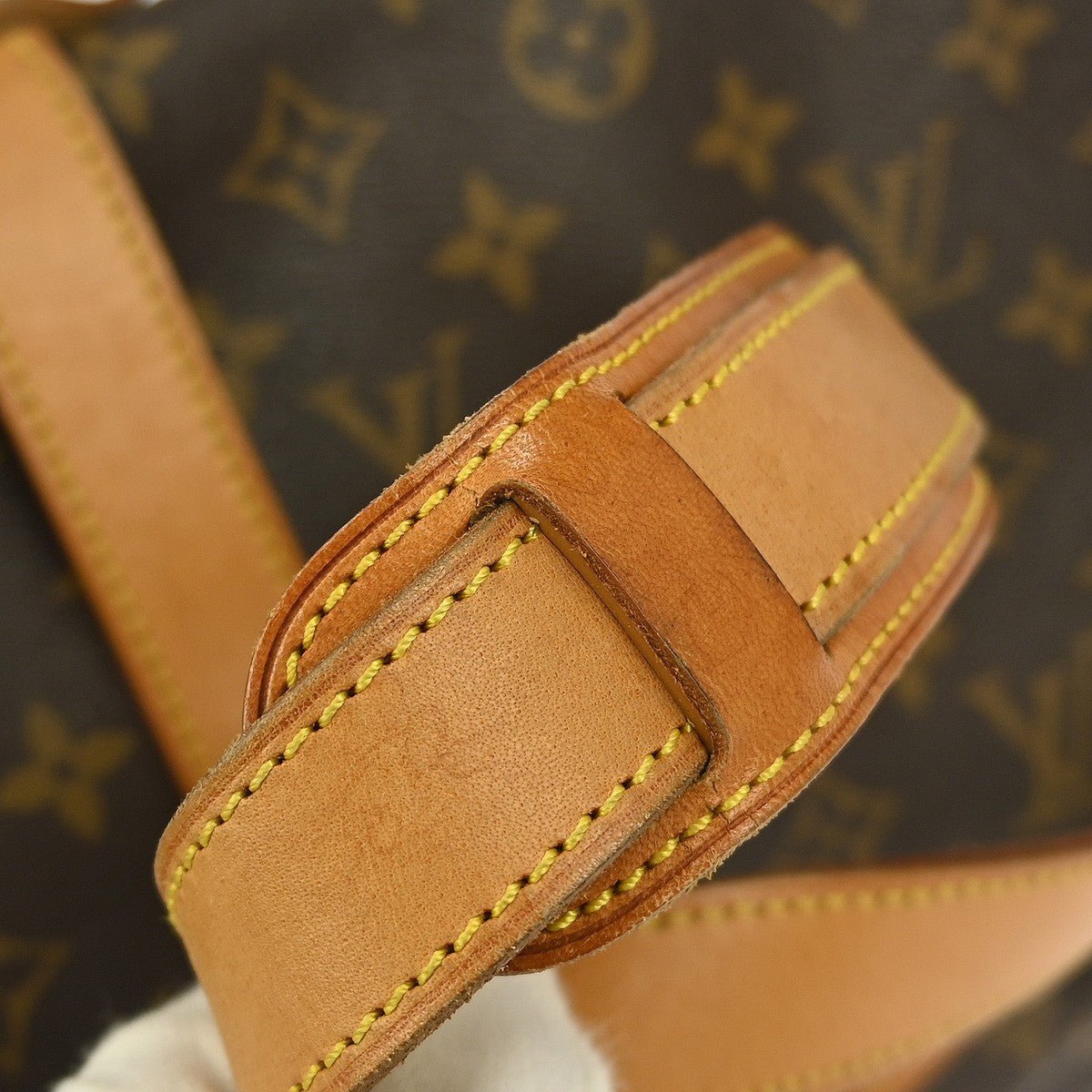 Louis Vuitton Saumur Handbag - Brandsamsara