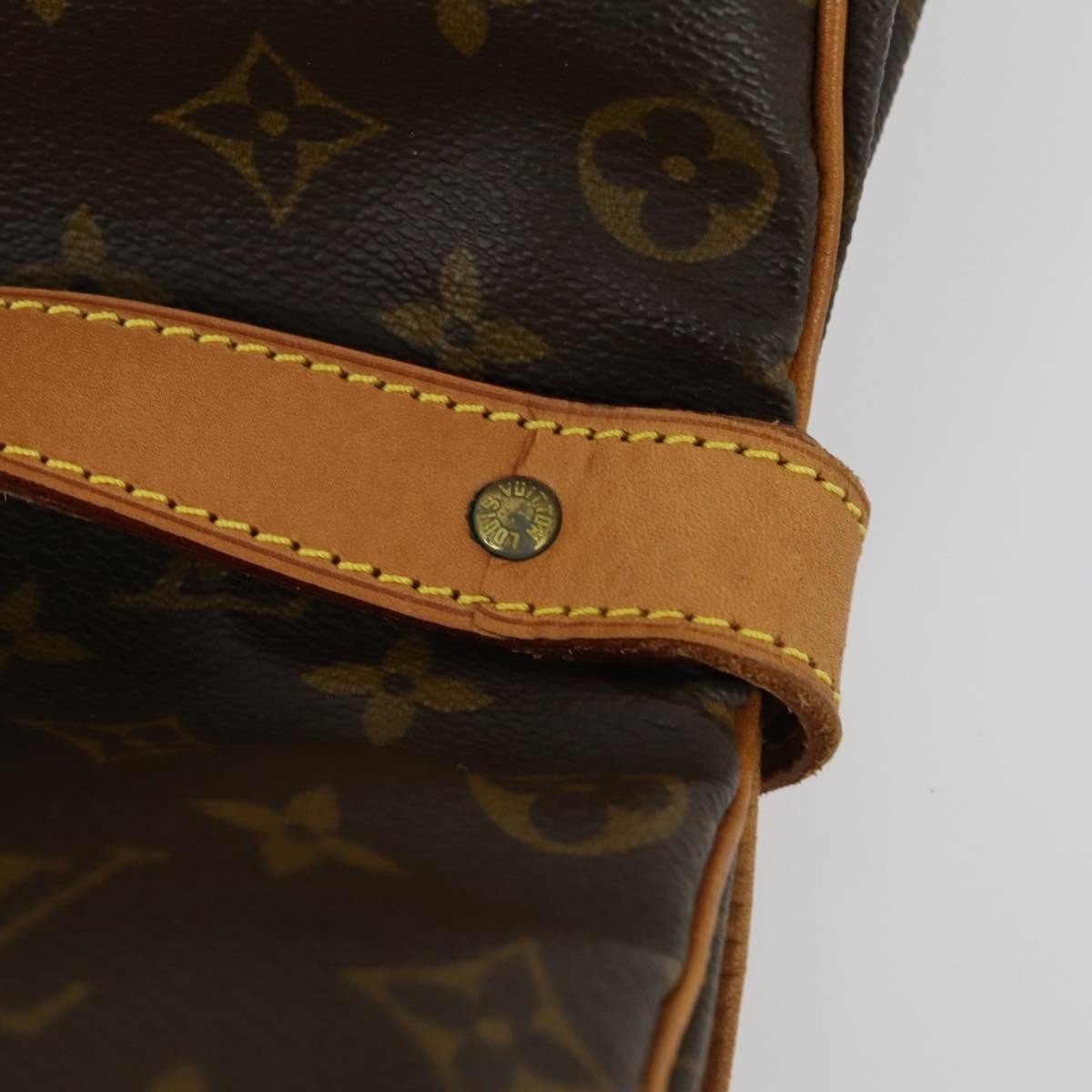 Louis Vuitton Saumur Handbag - Brandsamsara