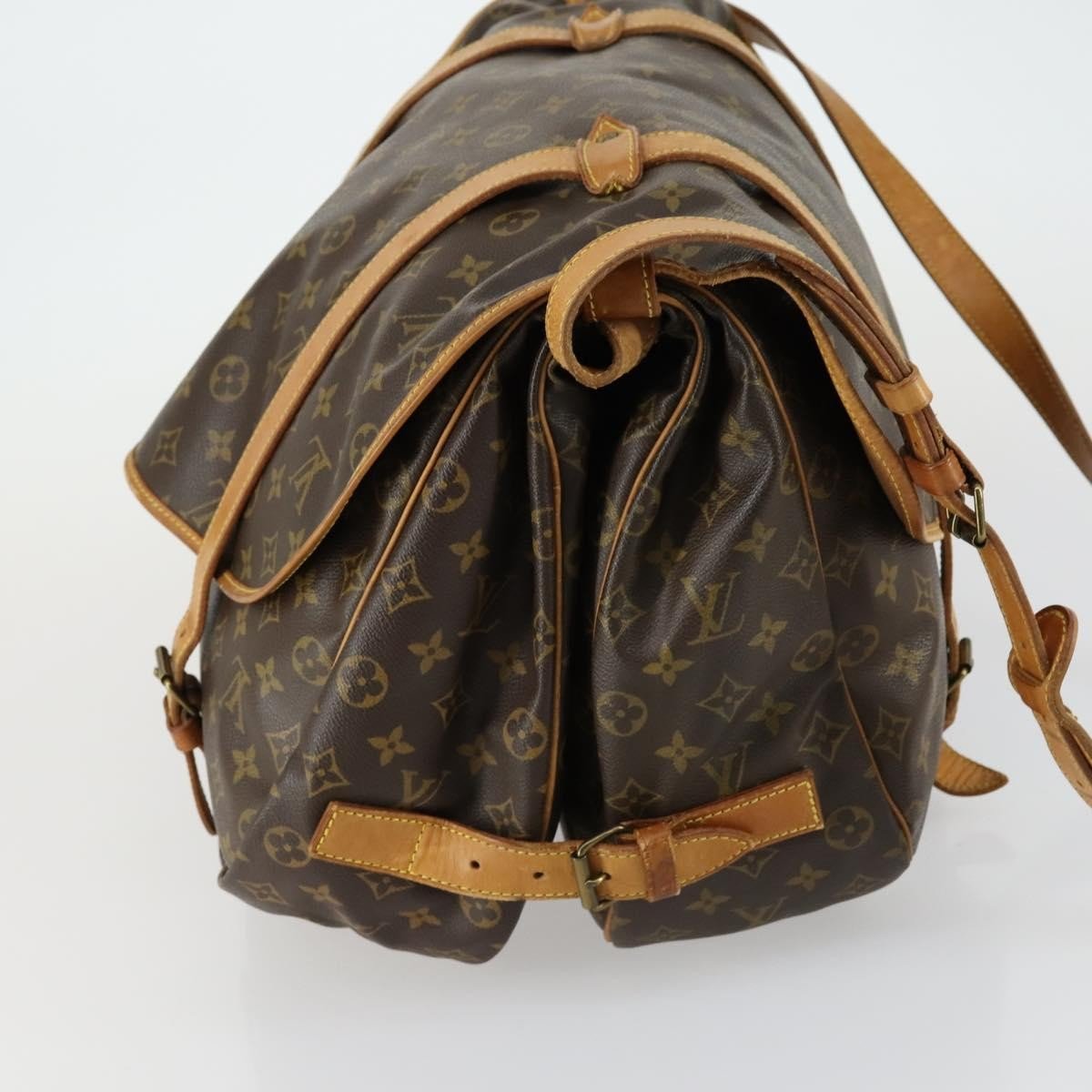 Louis Vuitton Saumur Handbag - Brandsamsara