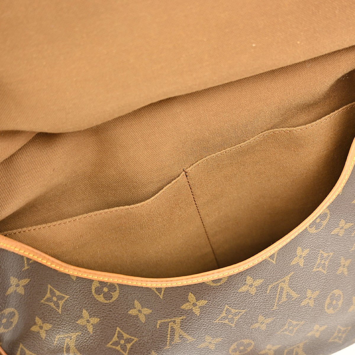 Louis Vuitton Saumur Handbag - Brandsamsara