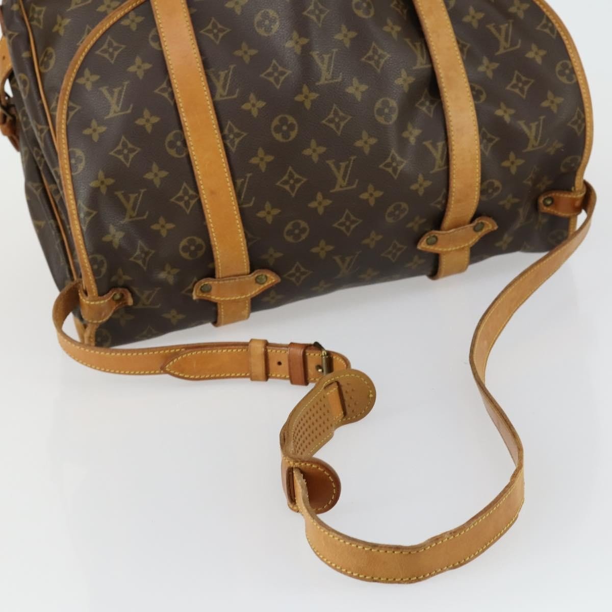 Louis Vuitton Saumur Handbag - Brandsamsara