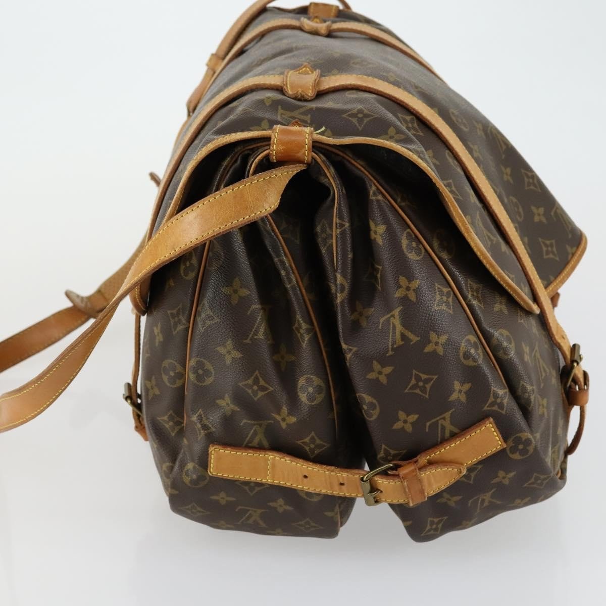 Louis Vuitton Saumur Handbag - Brandsamsara