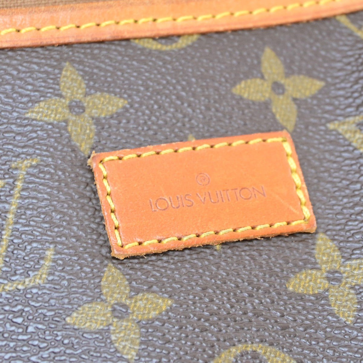 Louis Vuitton Saumur Handbag - Brandsamsara