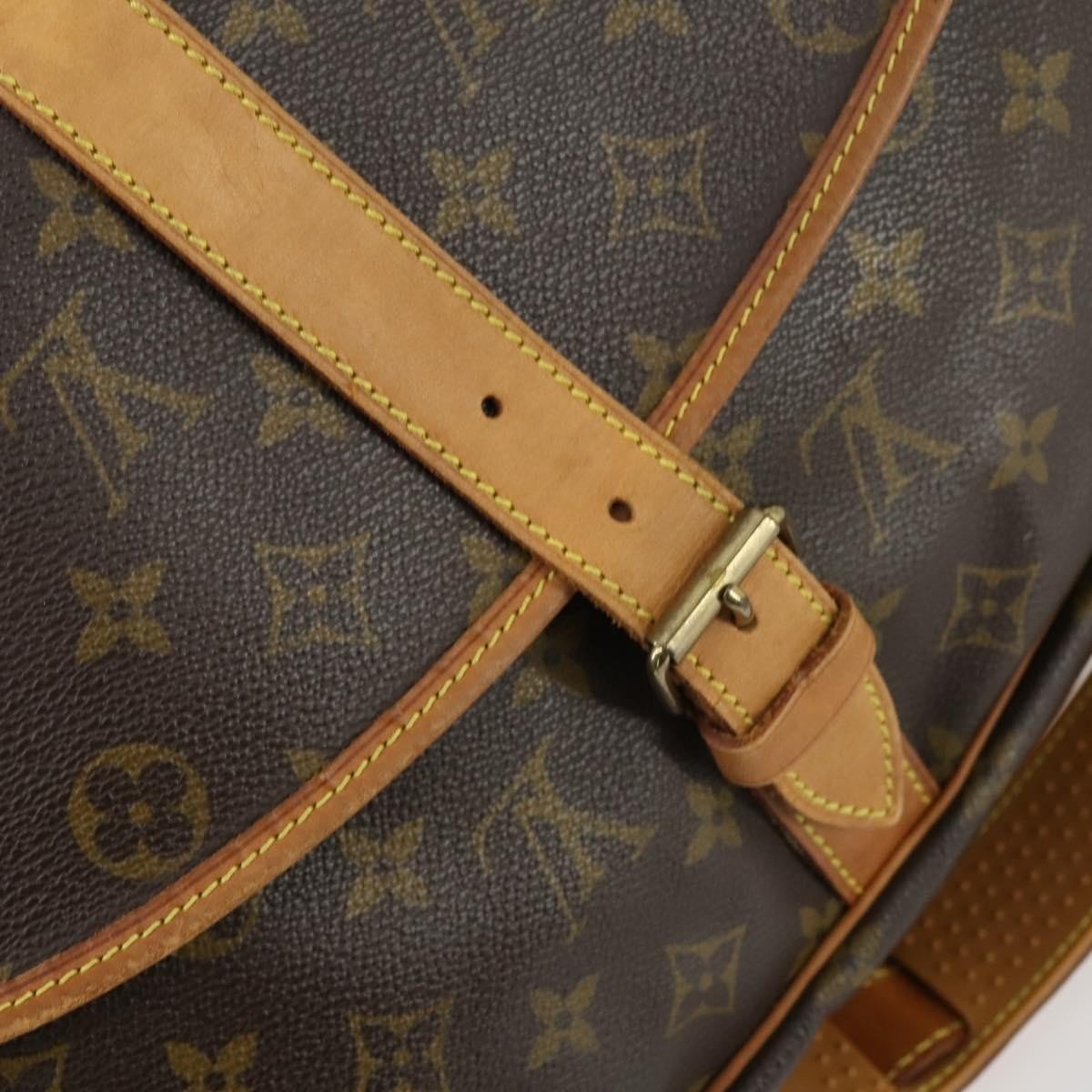 Louis Vuitton Saumur Handbag - Brandsamsara