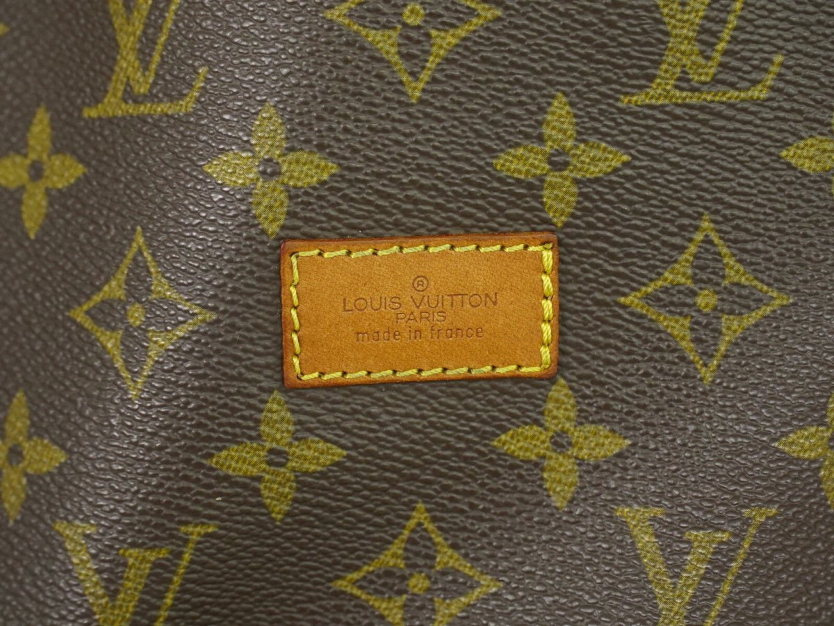 Louis Vuitton Saumur Handbag - Brandsamsara