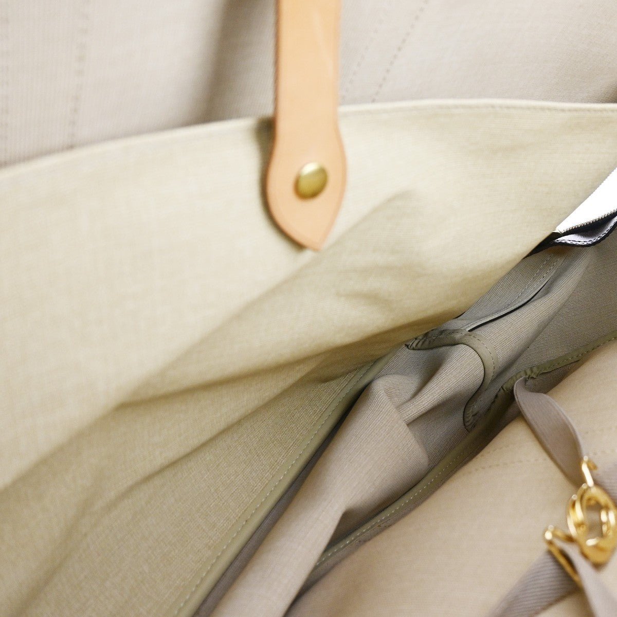 Louis Vuitton Sirius Handbag - Brandsamsara