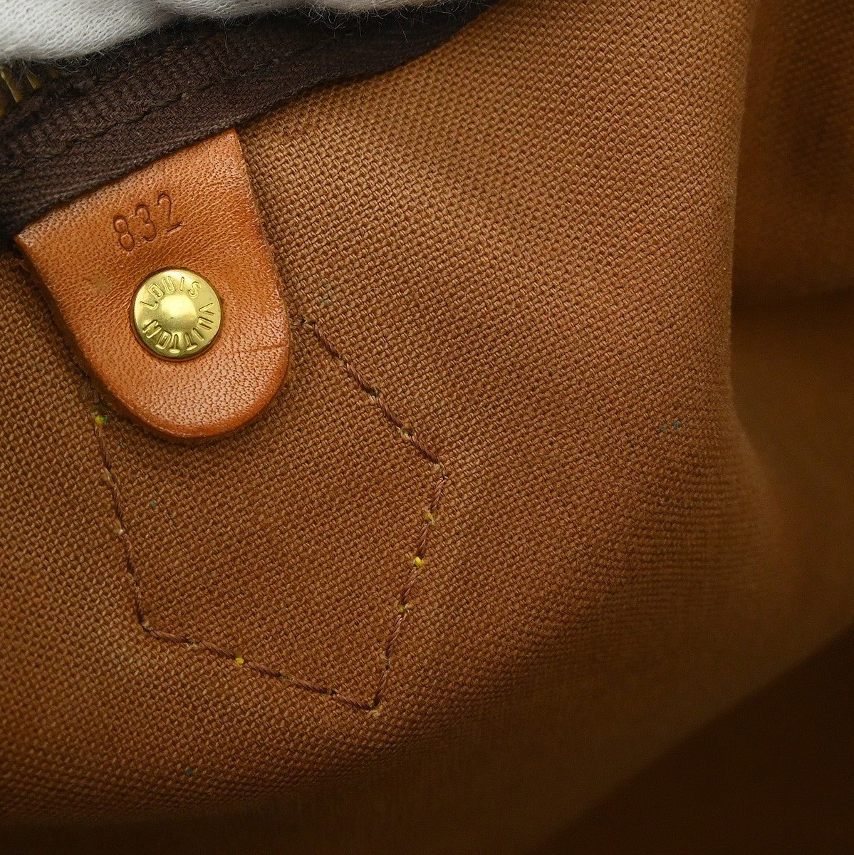 Louis Vuitton Speedy Handbag - Brandsamsara