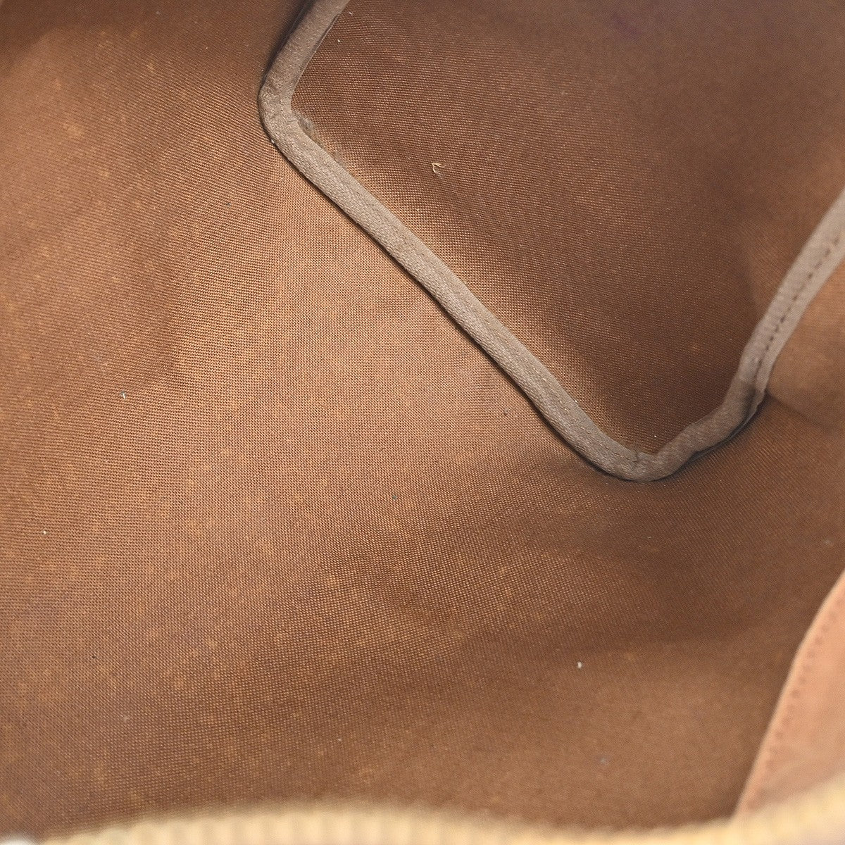 Louis Vuitton Speedy Handbag - Brandsamsara