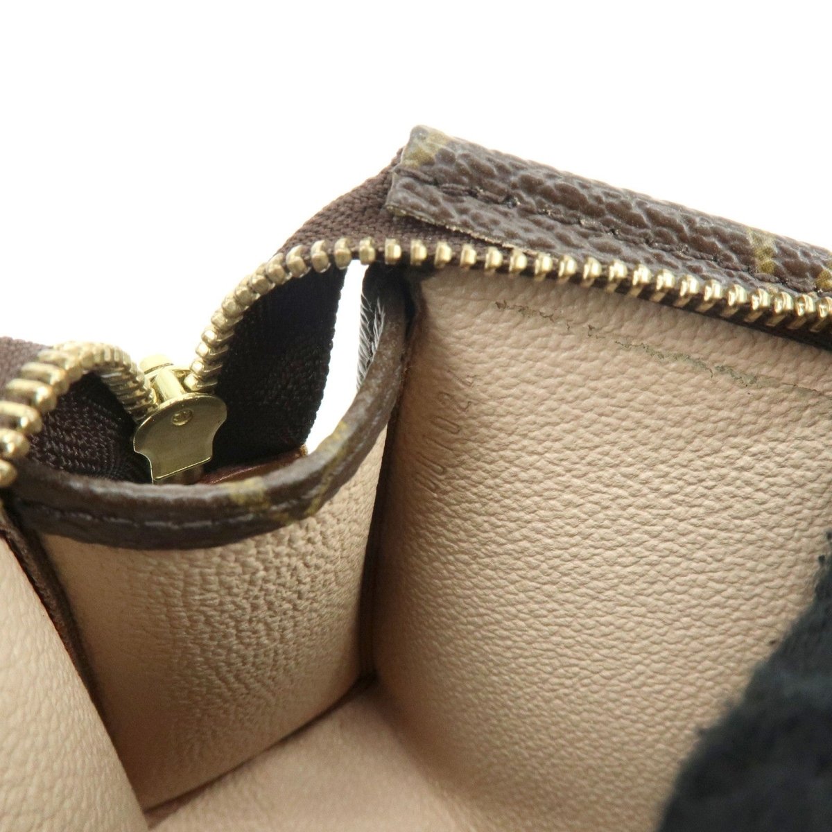 Louis Vuitton Toiletry Pouch - Brandsamsara
