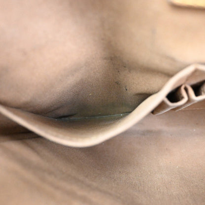 Louis Vuitton Trotteur Beaubourg Handbag - Brandsamsara