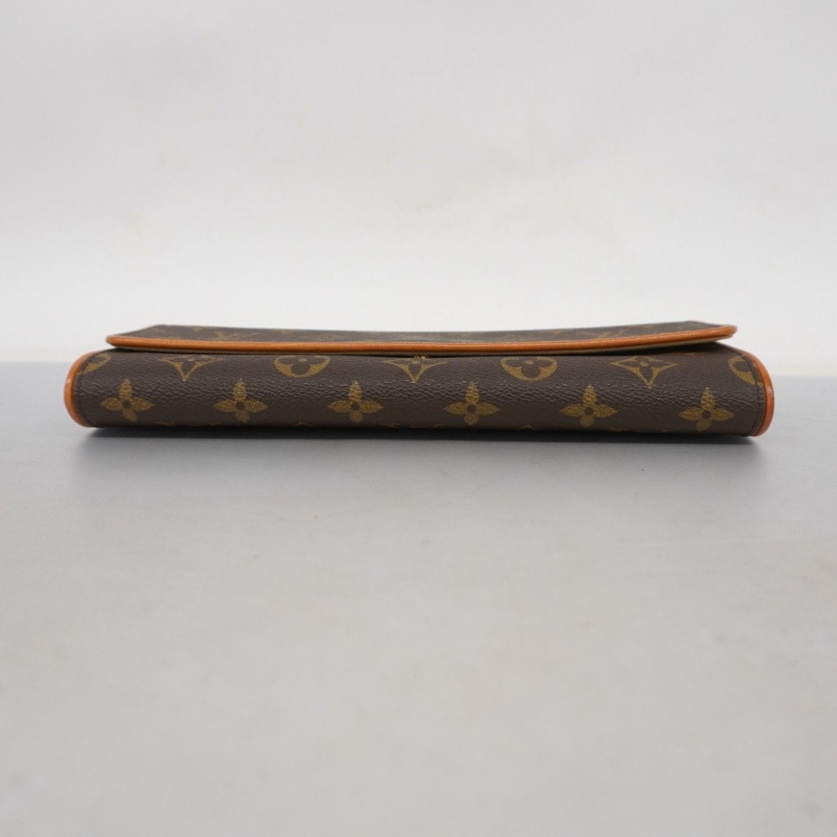 Louis Vuitton Twin - Brandsamsara