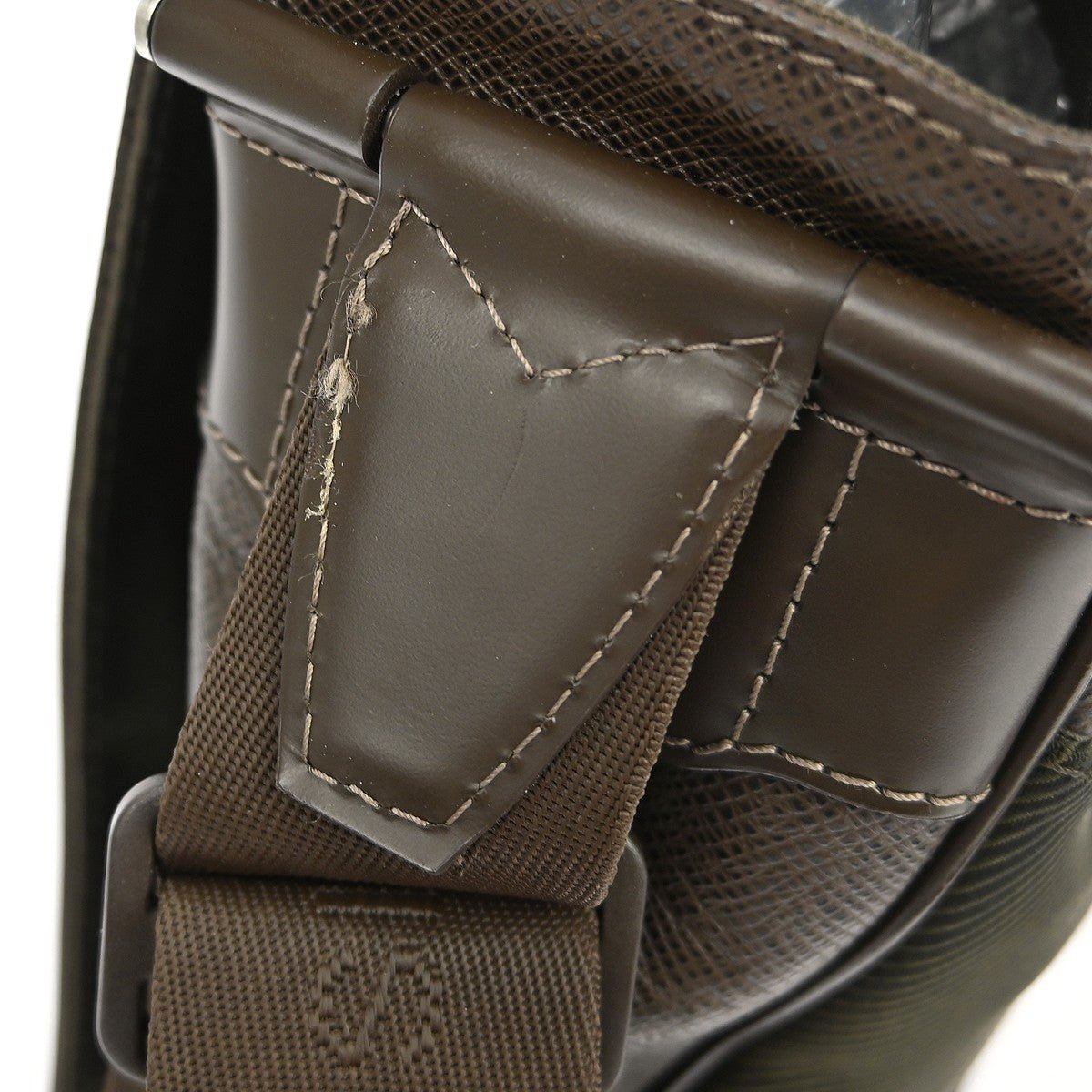 Louis Vuitton Viktor Messenger Bag - Brandsamsara