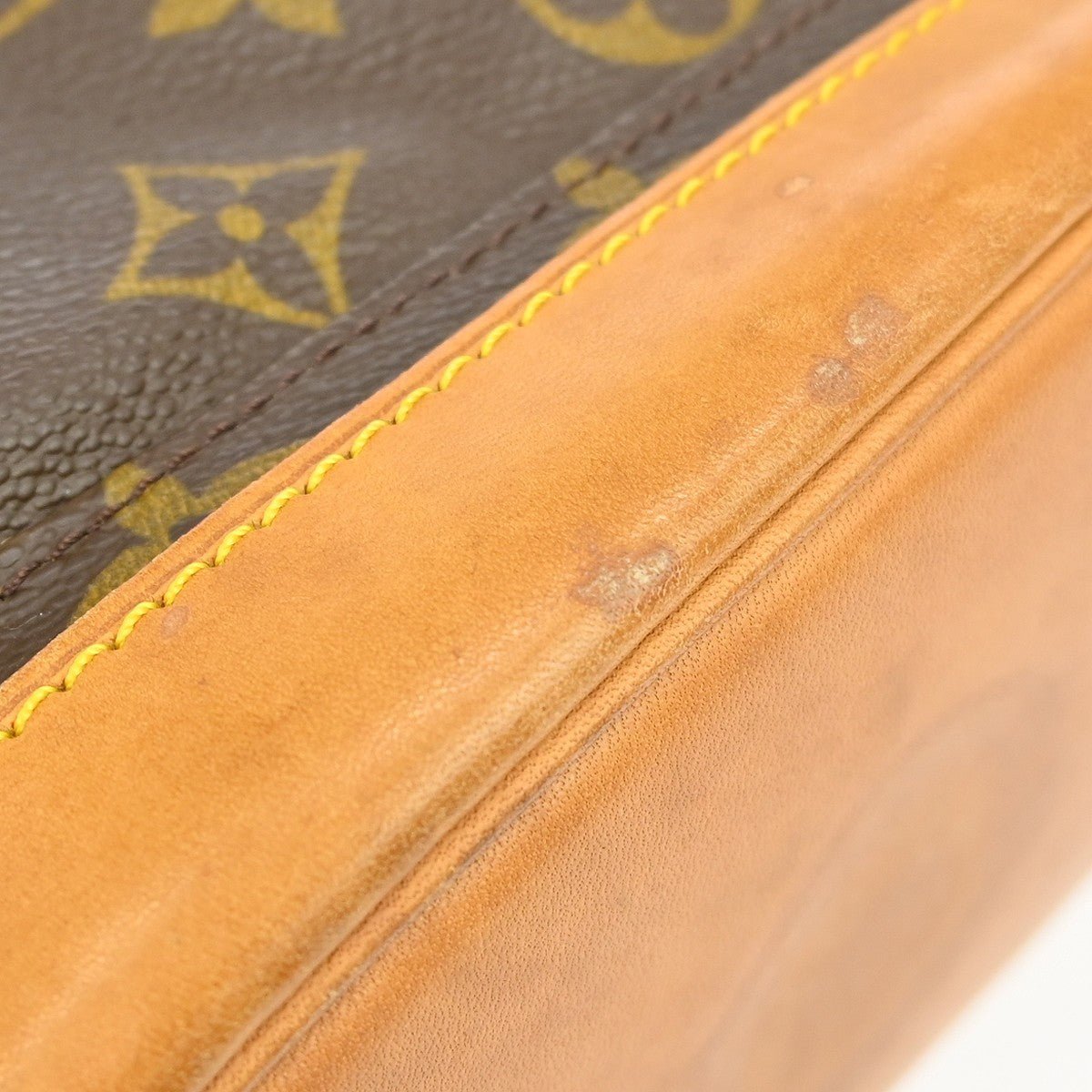 Louis Vuitton Vintage Montsouris - Brandsamsara