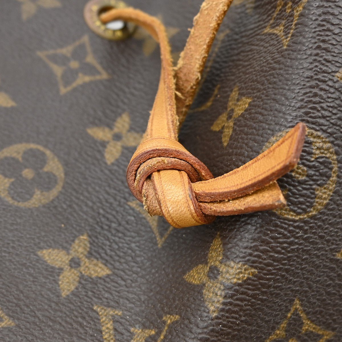 Louis Vuitton Vintage Montsouris - Brandsamsara