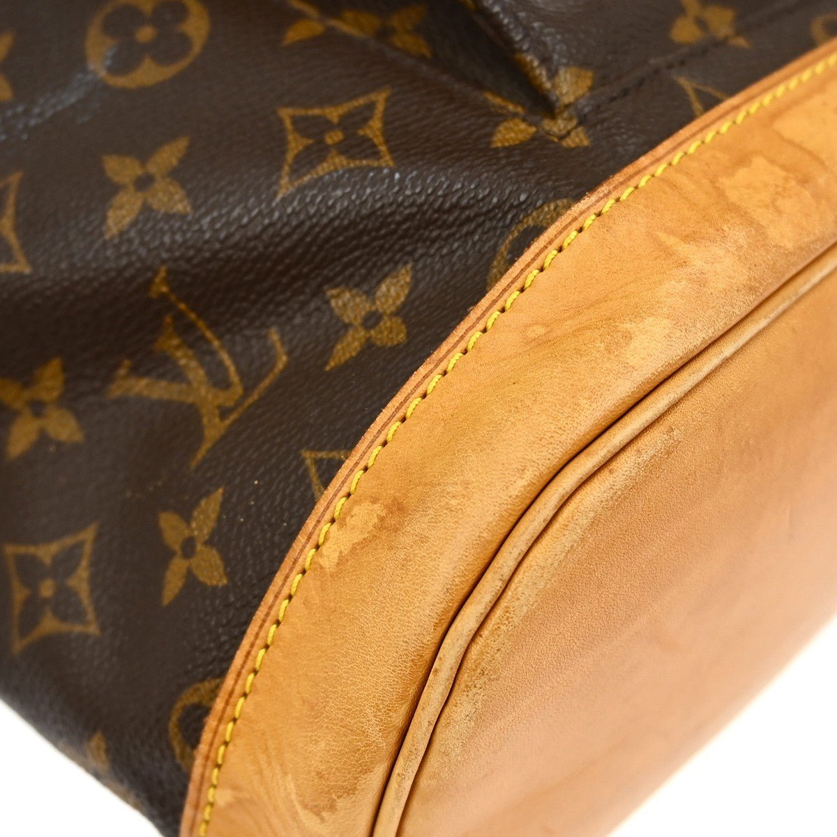 Louis Vuitton Vintage Montsouris - Brandsamsara