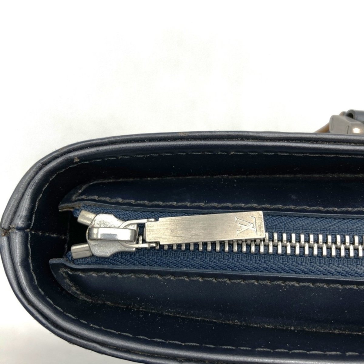Louis Vuitton Wildwood - Brandsamsara