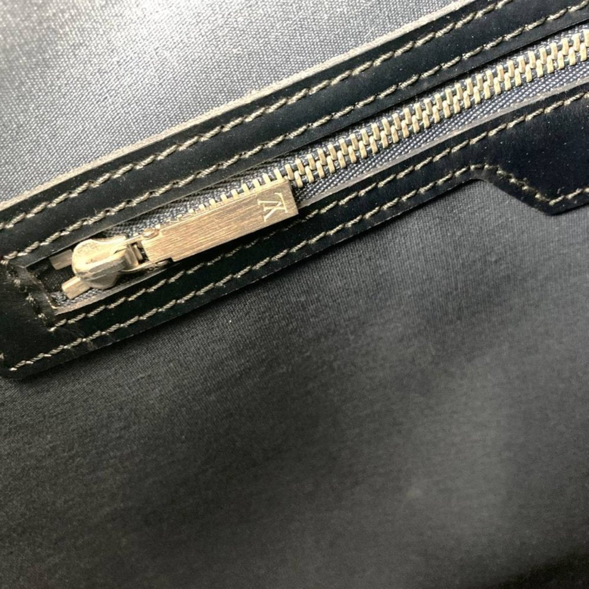 Louis Vuitton Wildwood - Brandsamsara