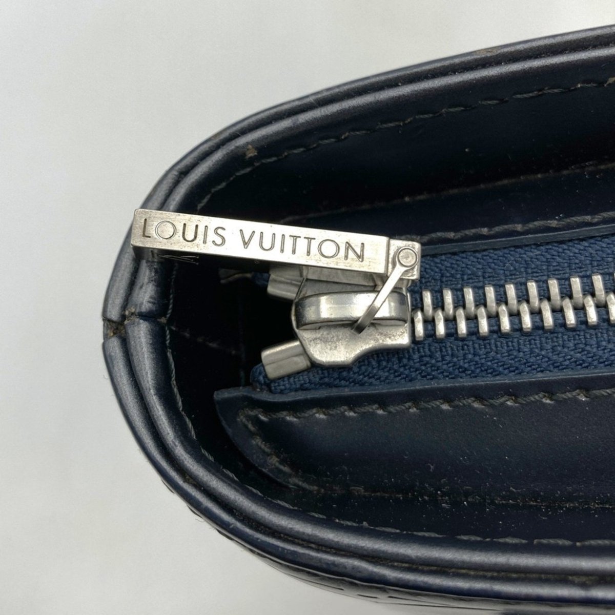 Louis Vuitton Wildwood - Brandsamsara