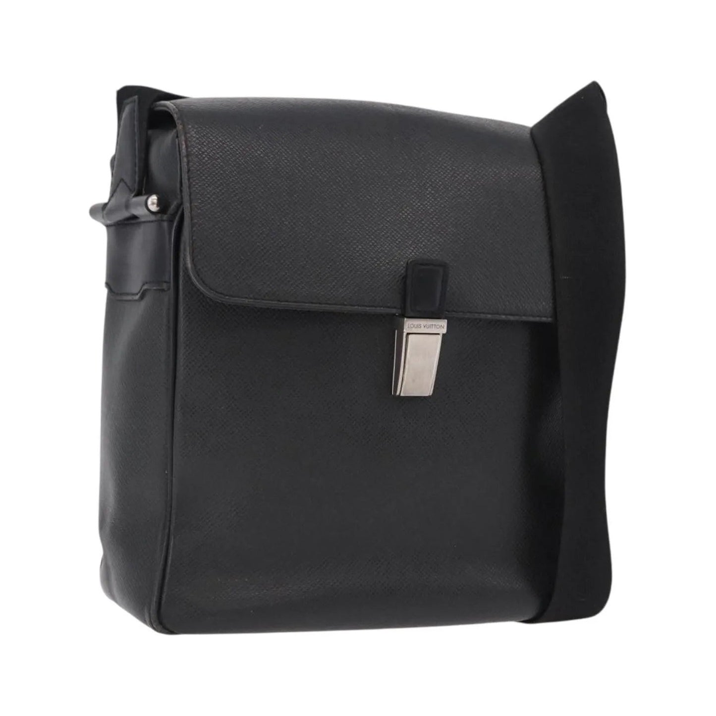 Louis Vuitton Yaranga Messenger Taiga Leather, Black, Leather, Shoulder Bag
