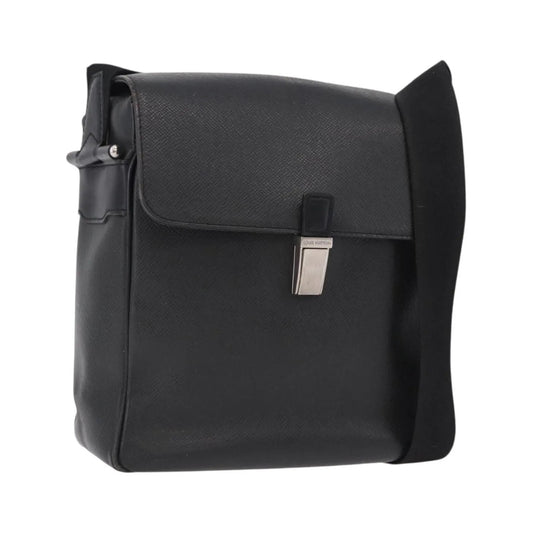Louis Vuitton Yaranga Messenger Taiga Leather, Black, Leather, Shoulder Bag