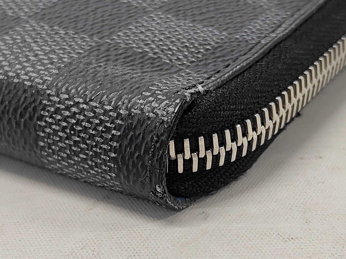 Louis Vuitton Zippy Organizer - Brandsamsara
