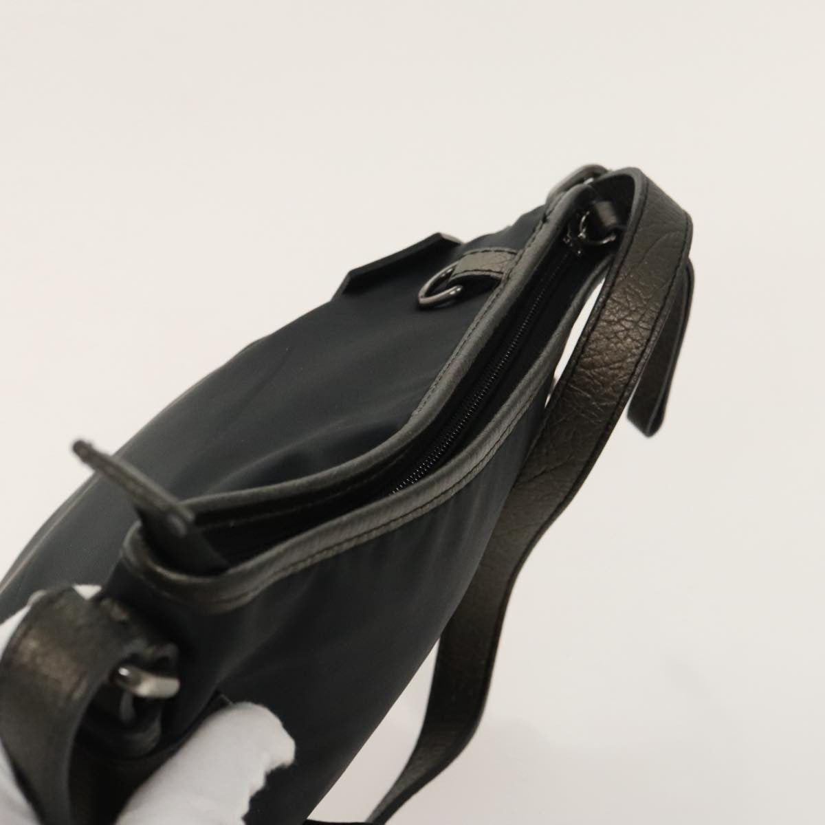 Burberry Zip Top Messenger Nylon, BLACK, NYLON, Shoulder bag