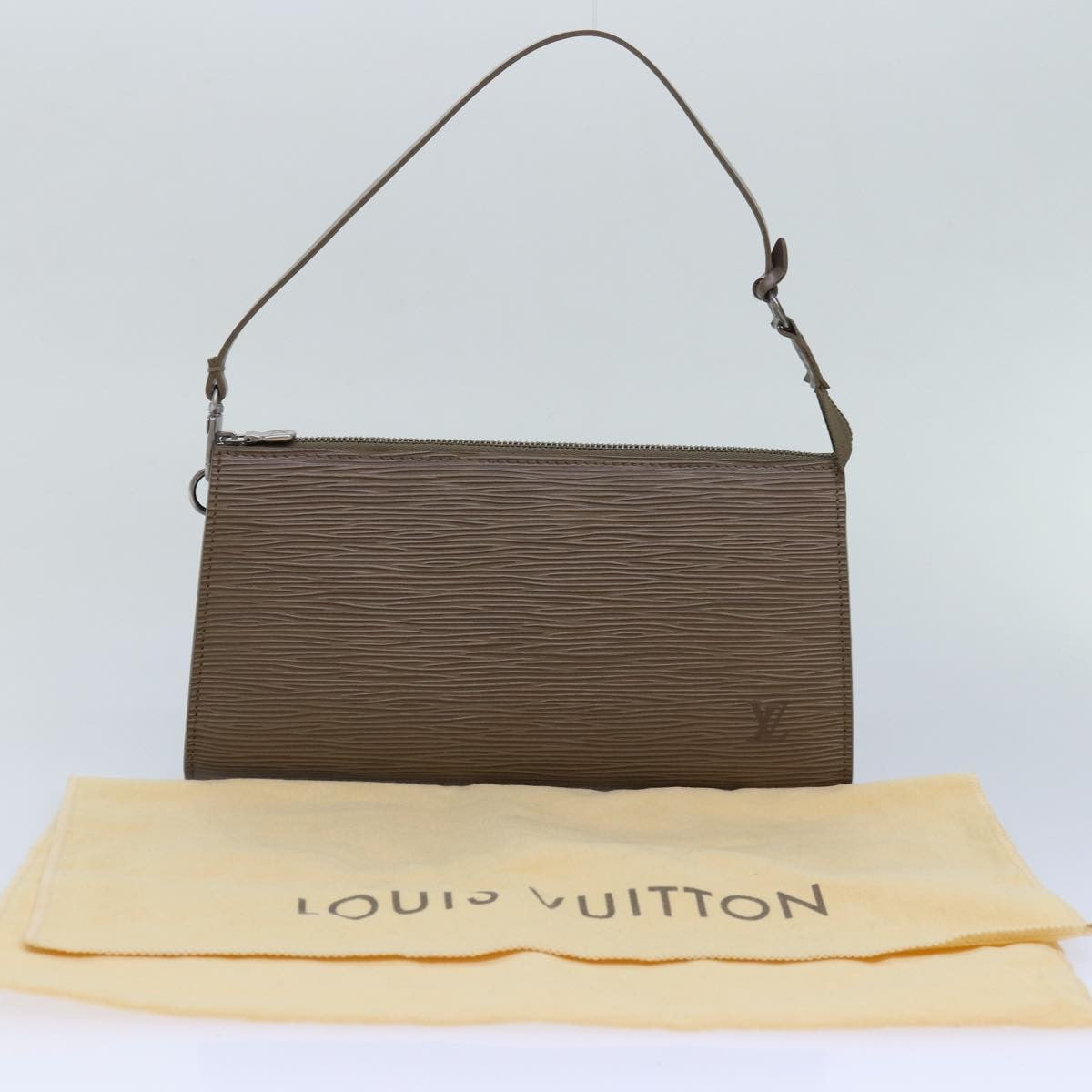 Louis Vuitton Pochette Accessoires Epi Leather, GRAY, LEATHER, Clutche & pouche