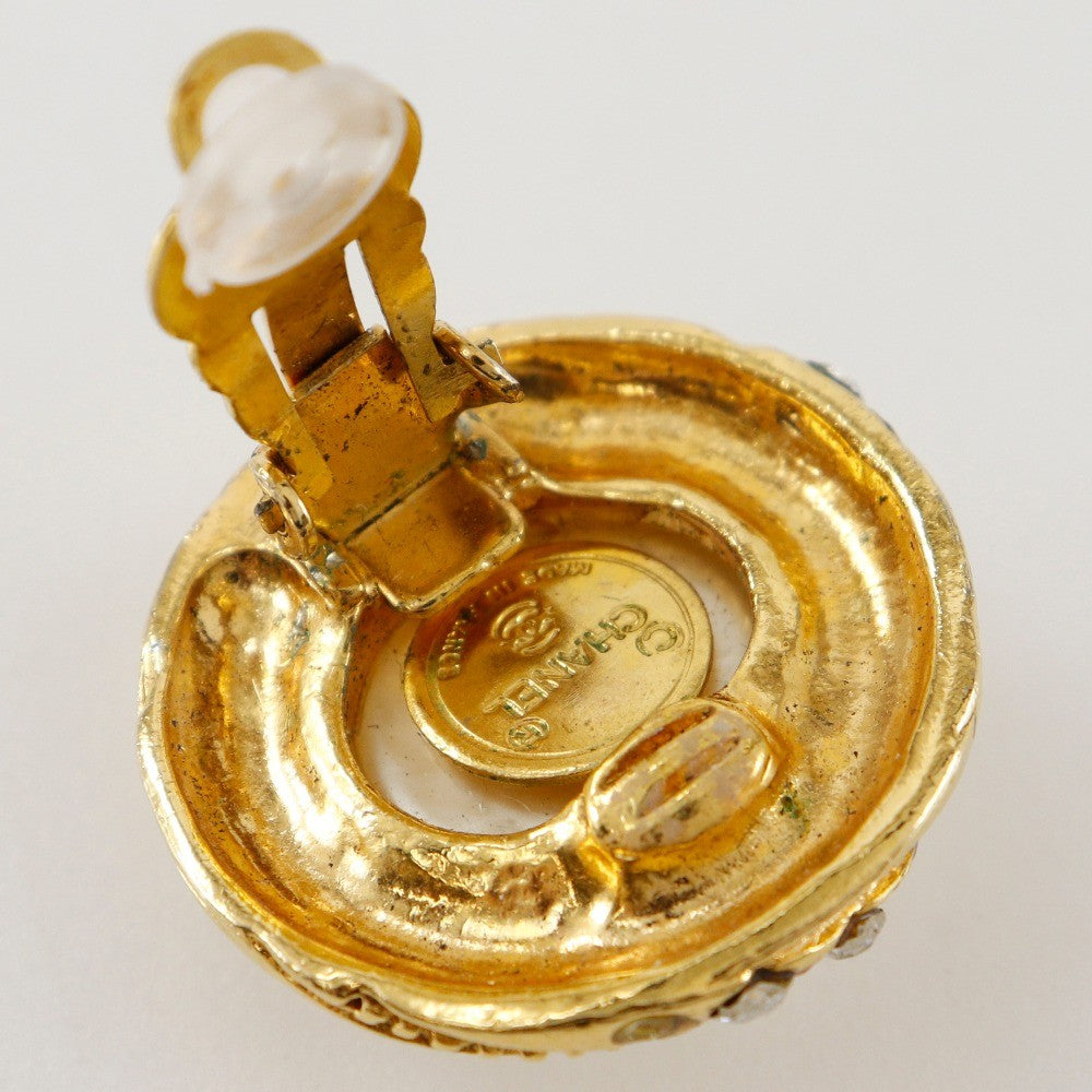 Chanel Vintage Round Clip-On Earrings Metal with Faux Pearl, GOLD, GOLD_PLATED, Earrings