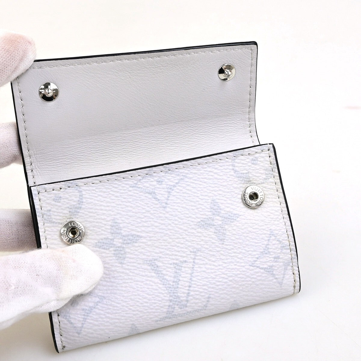 Louis Vuitton Discovery Wallet Monogram Taigarama, WHITE, LEATHER, Wallets