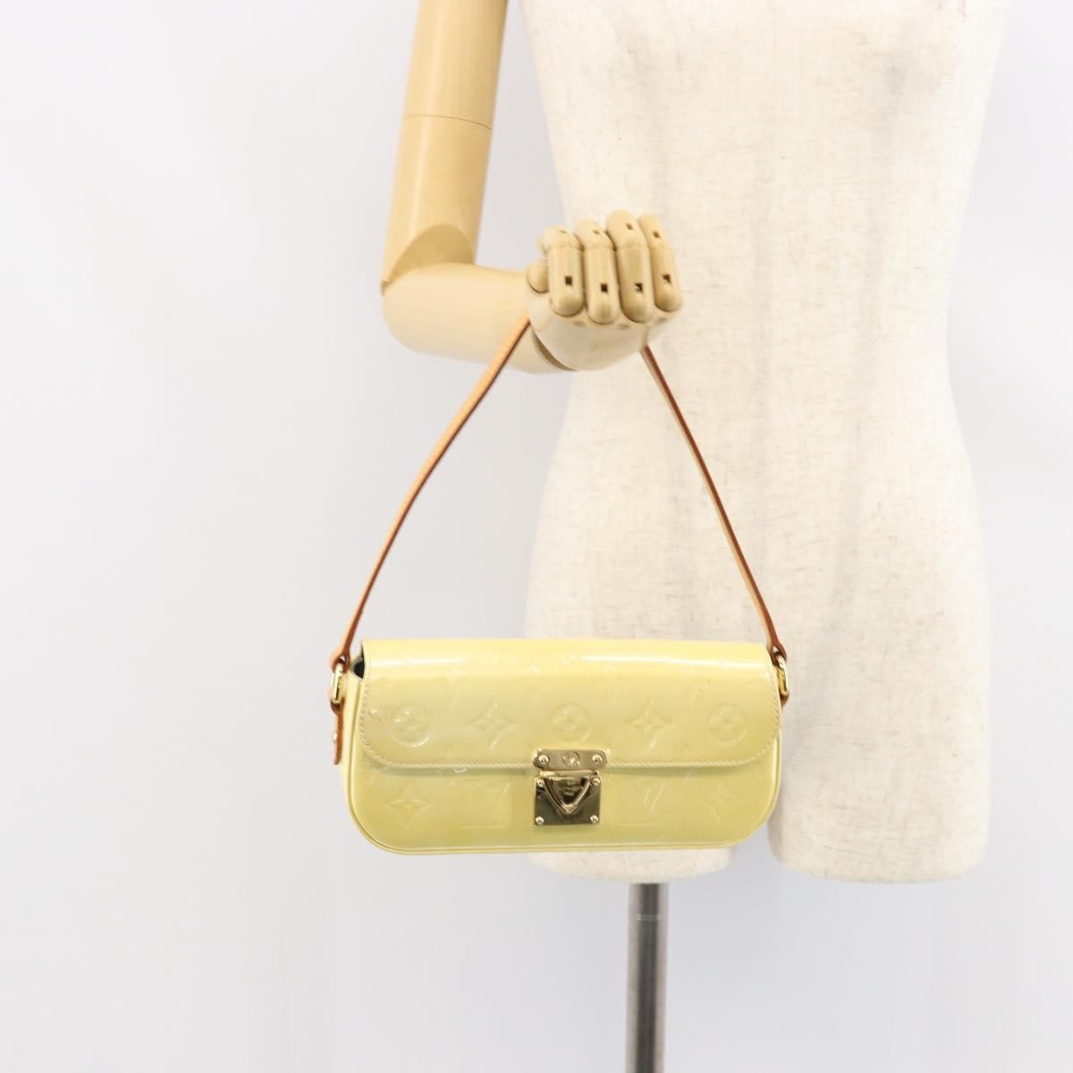 Louis Vuitton Malibu Street Handbag Monogram Vernis, BEIGE, PATENT_LEATHER, Clutche & pouche
