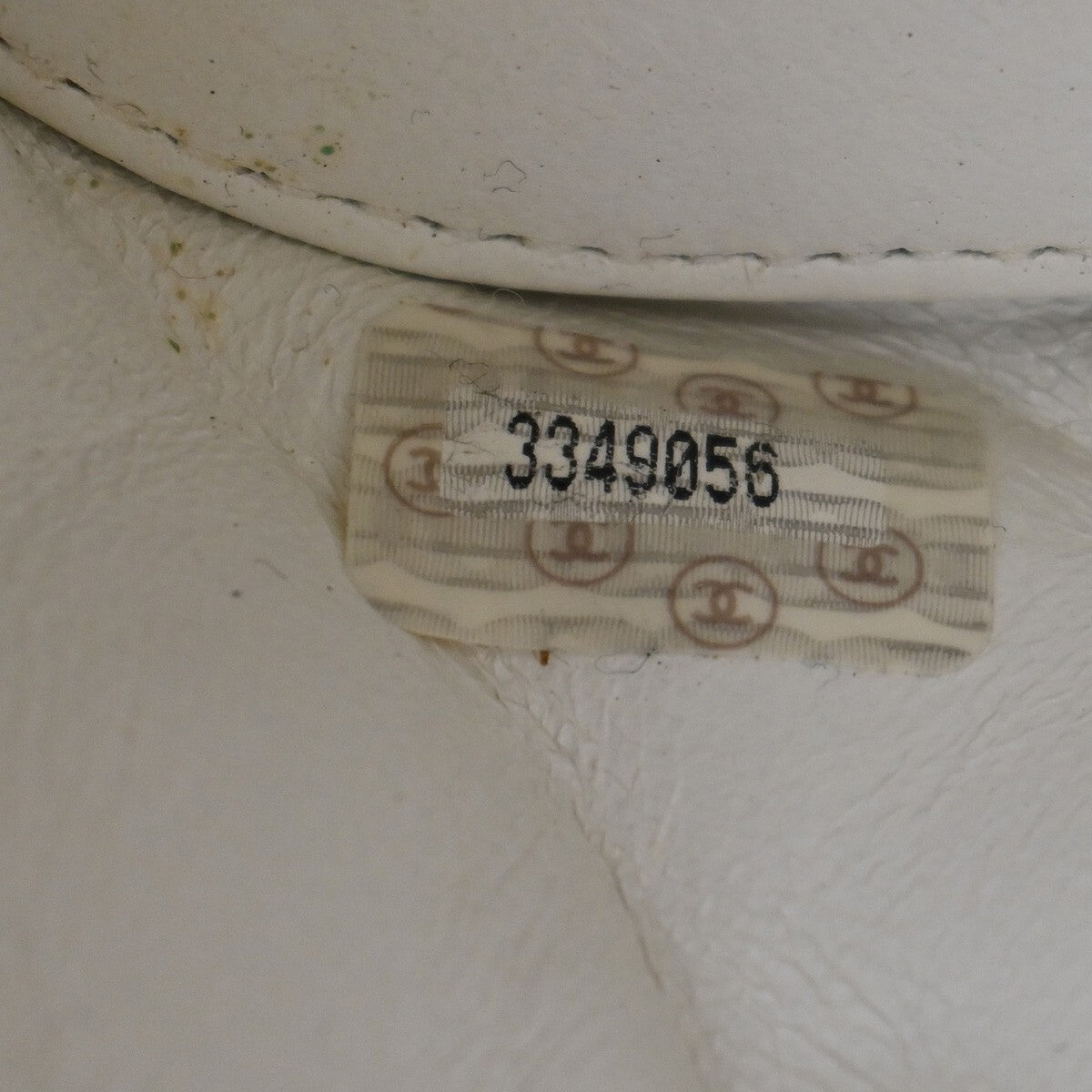 Chanel Classic Vanity Case Quilted Caviar, WHITE, LEATHER, Toiletry Case