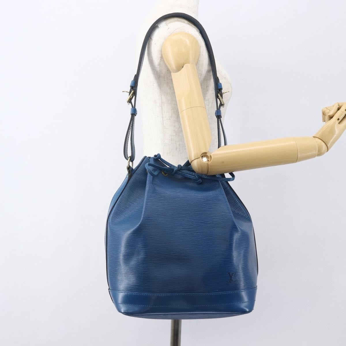 Louis Vuitton Noe Handbag Epi Leather, BLUE, LEATHER, Shoulder bag