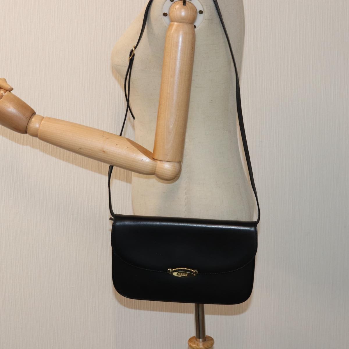 Bally Vintage Shoulder Bag Leather, Black, Leather, Shoulder Bag