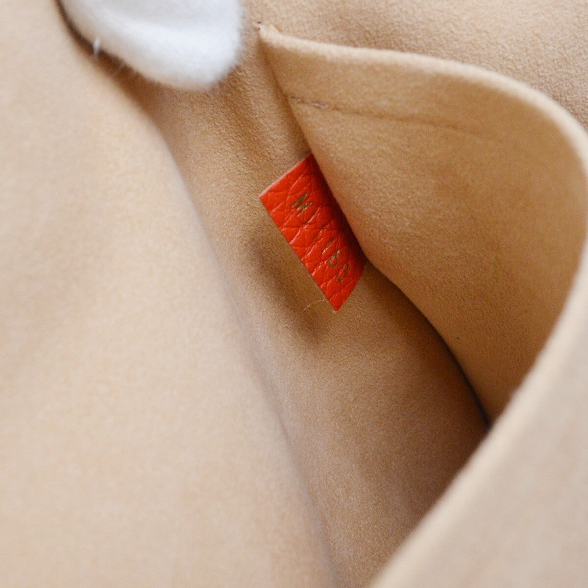 Louis Vuitton Volta Handbag Leather, RED, LEATHER, Handbag