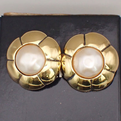 Chanel Vintage CC Flower Clip-On Earrings imitation pearls in gold plated, GOLD, GOLD_PLATED, Earrings
