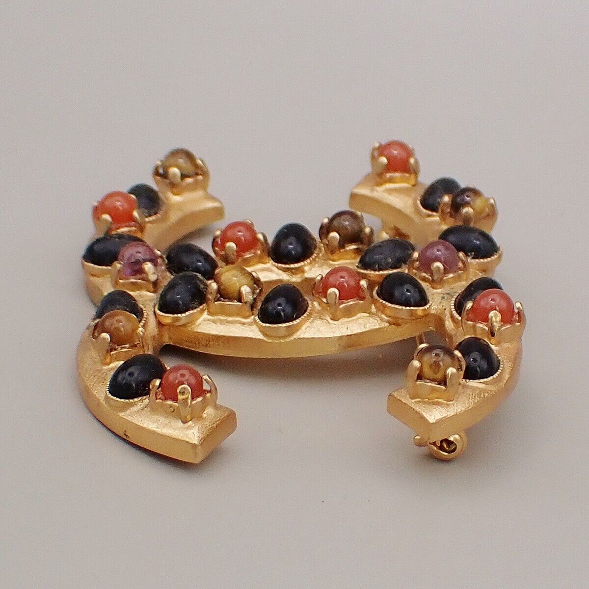 Chanel CC Logo Brooch Crystal Embellished Metal, GOLD, GOLD_PLATED, Brooch